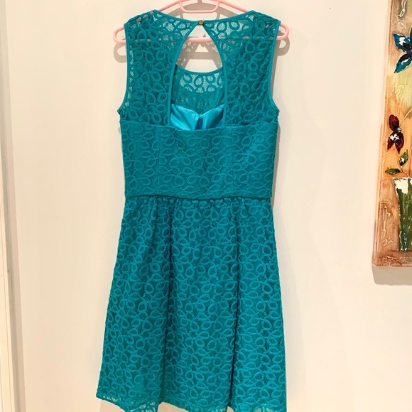 Turquoise lace dress - Picture 2 of 3